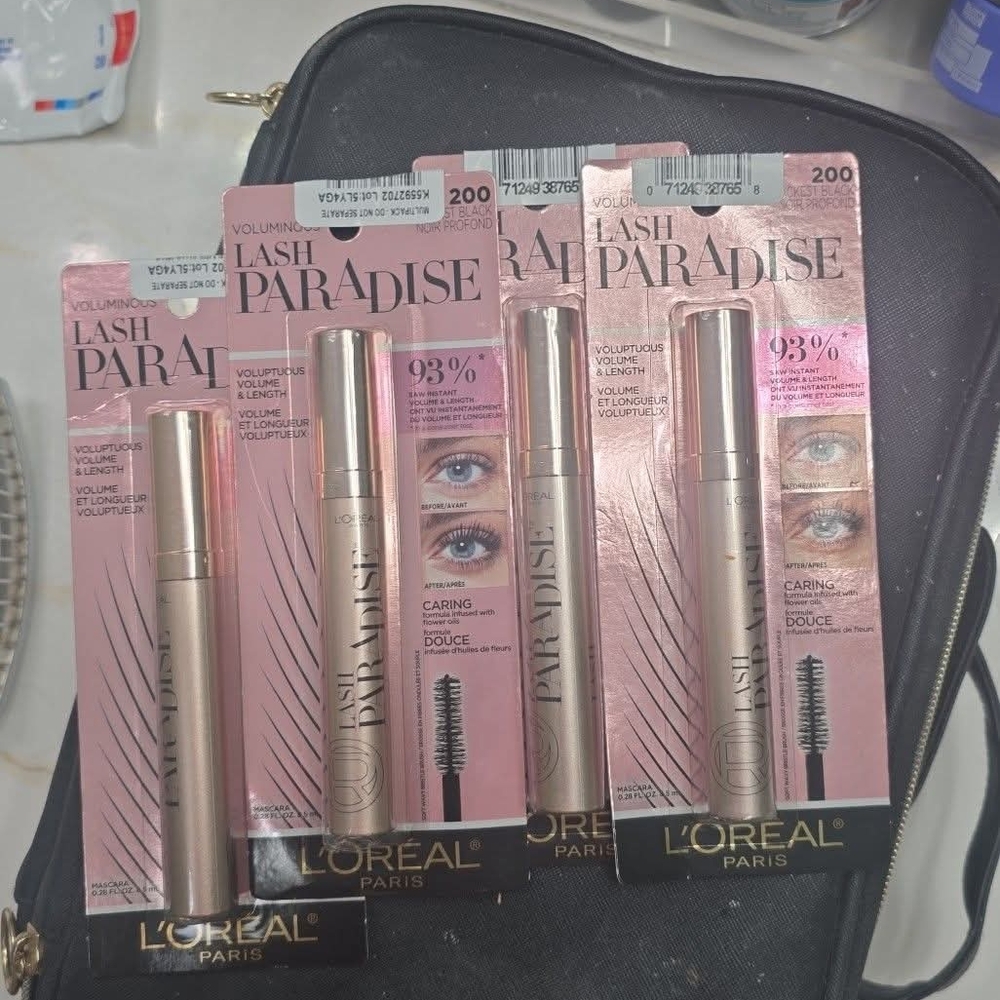 L'Oreal Pink Mascara Volumizing Lash Enhancer